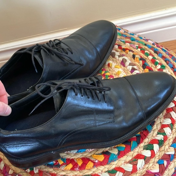 Cole Haan Sleek Black Leather Men's Shoes - Picture 1 of 10